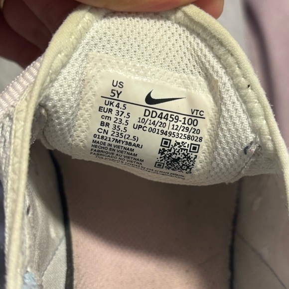 Nike Air Max 270 White and Pastel Athletic Shoes - Picture 4 of 4
